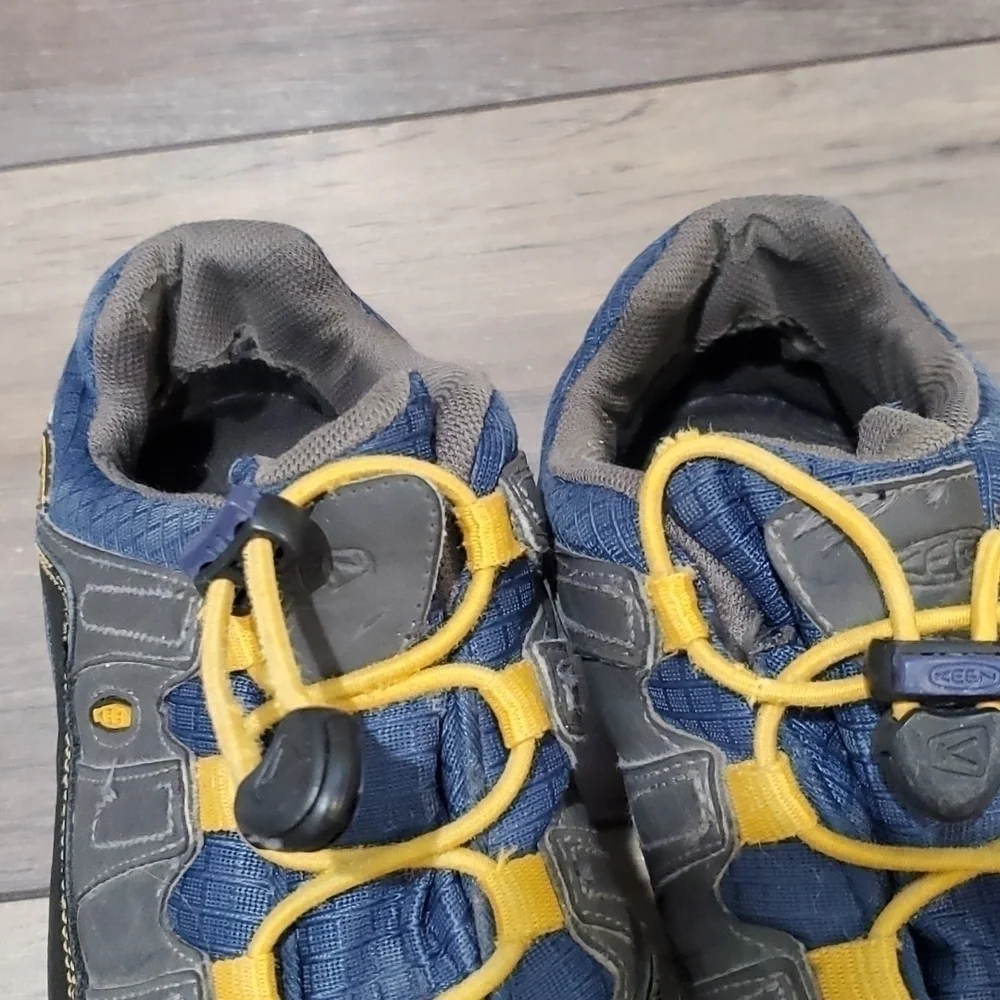 Keen Mens Outdoor Hiking Sneakers Shoes sz 5